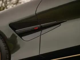 Aston Martin Vanquish | Minotaur Green | Bronze dreamlines thumbnail 23