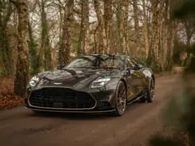 Aston Martin Vanquish | Minotaur Green | Bronze dreamlines thumbnail 25