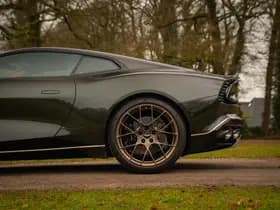 Aston Martin Vanquish | Minotaur Green | Bronze dreamlines thumbnail 33