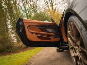 Aston Martin Vanquish | Minotaur Green | Bronze dreamlines thumbnail 41