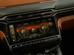 Aston Martin Vanquish | Minotaur Green | Bronze dreamlines thumbnail 46