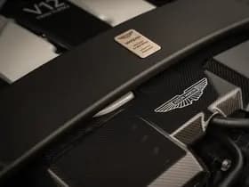 Aston Martin Vanquish | Minotaur Green | Bronze dreamlines thumbnail 59