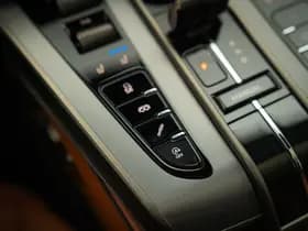 Aston Martin Vanquish | Minotaur Green | Bronze dreamlines thumbnail 72