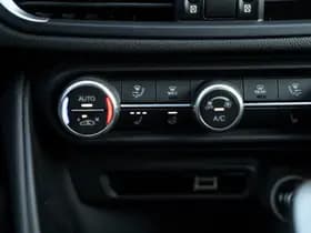 Alfa Romeo Romeo Giulia 2.9 V6 Quadrifoglio MY25 thumbnail 27