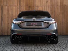 Alfa Romeo Romeo Giulia 2.9 V6 Quadrifoglio MY25 thumbnail 5