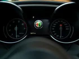 Alfa Romeo Romeo Giulia 2.0T B-Tech thumbnail 11