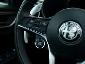 Alfa Romeo Romeo Giulia 2.0T B-Tech thumbnail 24