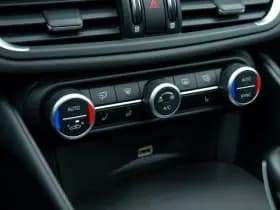 Alfa Romeo Romeo Giulia 2.0T B-Tech thumbnail 25