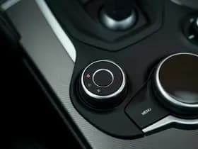 Alfa Romeo Romeo Giulia 2.0T B-Tech thumbnail 28