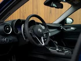 Alfa Romeo Romeo Giulia 2.0T B-Tech thumbnail 7