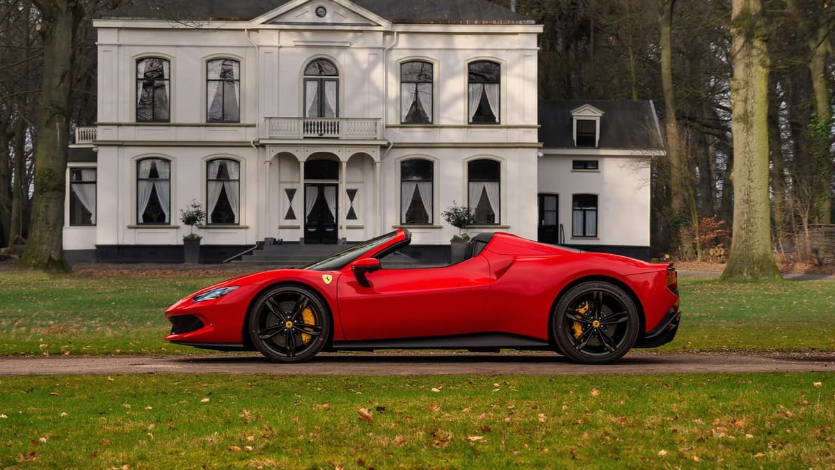 Ferrari 296 GTS 3.0 V6 — foto 1