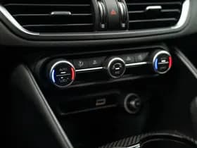 Alfa Romeo Romeo Giulia 2.9 V6 Quadrifoglio MY25 thumbnail 45