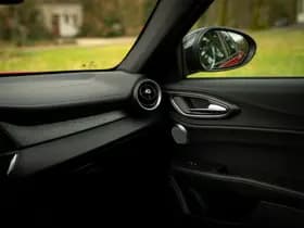 Alfa Romeo Romeo Giulia 2.9 V6 Quadrifoglio MY26 thumbnail 41