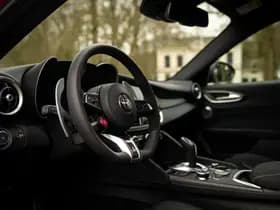 Alfa Romeo Romeo Giulia 2.9 V6 Quadrifoglio MY26 thumbnail 7