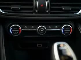 Alfa Romeo Romeo Giulia 2.9 V6 Quadrifoglio MY26 thumbnail 42