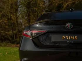 Alfa Romeo Romeo Giulia 2.9 V6 Quadrifoglio thumbnail 36