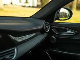 Alfa Romeo Romeo Giulia 2.9 V6 Quadrifoglio thumbnail 41