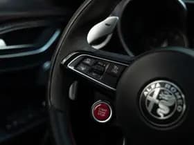 Alfa Romeo Romeo Giulia 2.9 V6 Quadrifoglio thumbnail 46