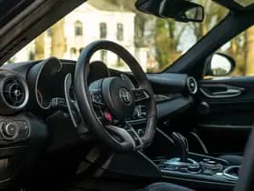 Alfa Romeo Romeo Giulia 2.9 V6 Quadrifoglio thumbnail 7