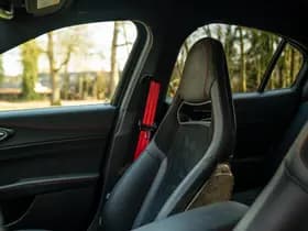 Alfa Romeo Romeo Giulia 2.9 V6 Quadrifoglio thumbnail 10