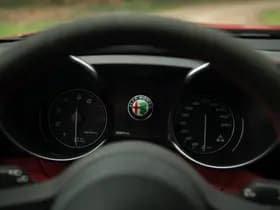 Alfa Romeo Romeo Giulia 2.9 V6 Quadrifoglio thumbnail 11