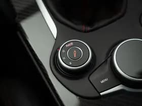 Alfa Romeo Romeo Giulia 2.9 V6 Quadrifoglio thumbnail 12