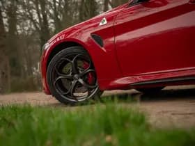 Alfa Romeo Romeo Giulia 2.9 V6 Quadrifoglio thumbnail 23