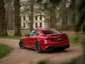 Alfa Romeo Romeo Giulia 2.9 V6 Quadrifoglio thumbnail 4