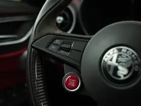 Alfa Romeo Romeo Giulia 2.9 V6 Quadrifoglio thumbnail 34