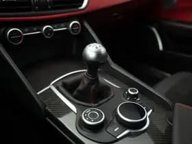 Alfa Romeo Romeo Giulia 2.9 V6 Quadrifoglio thumbnail 35