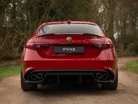 Alfa Romeo Romeo Giulia 2.9 V6 Quadrifoglio thumbnail 5