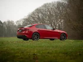 Alfa Romeo Romeo Giulia 2.9 V6 Quadrifoglio thumbnail 6