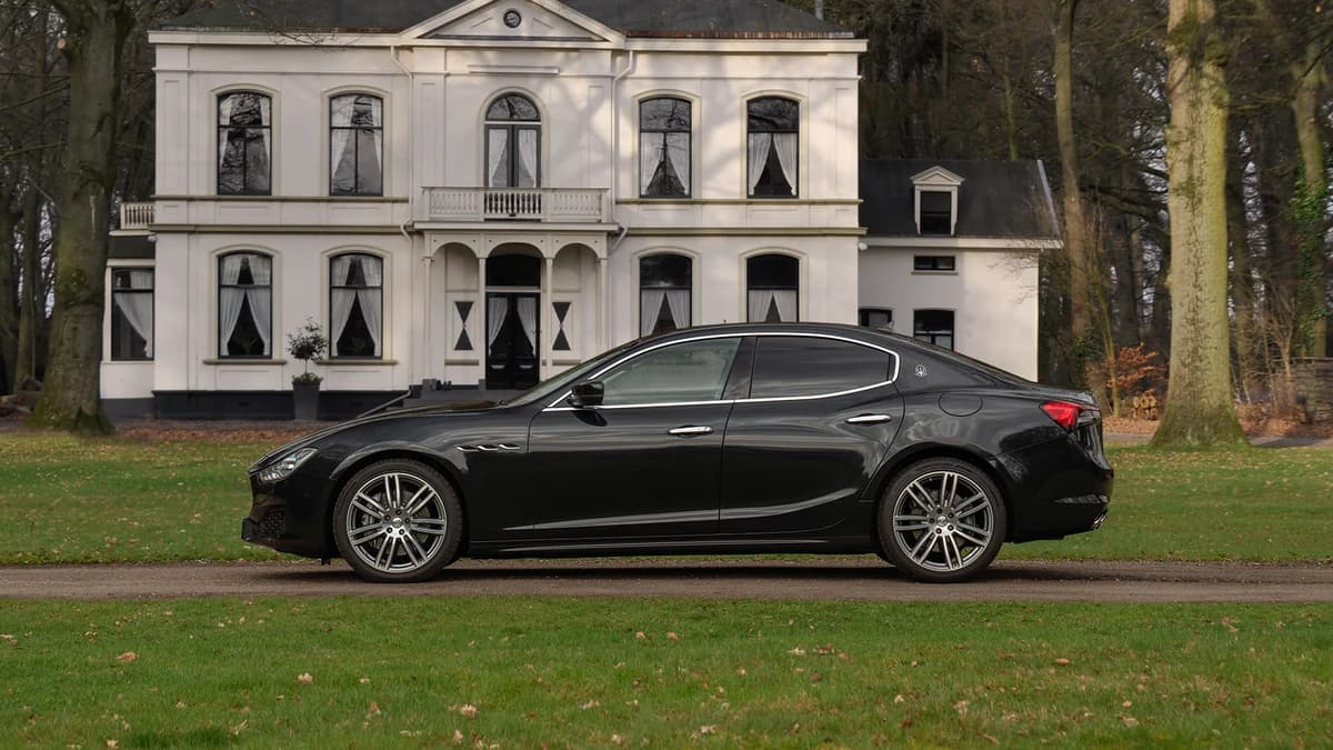 Maserati Ghibli 3.0 V6 — foto 1