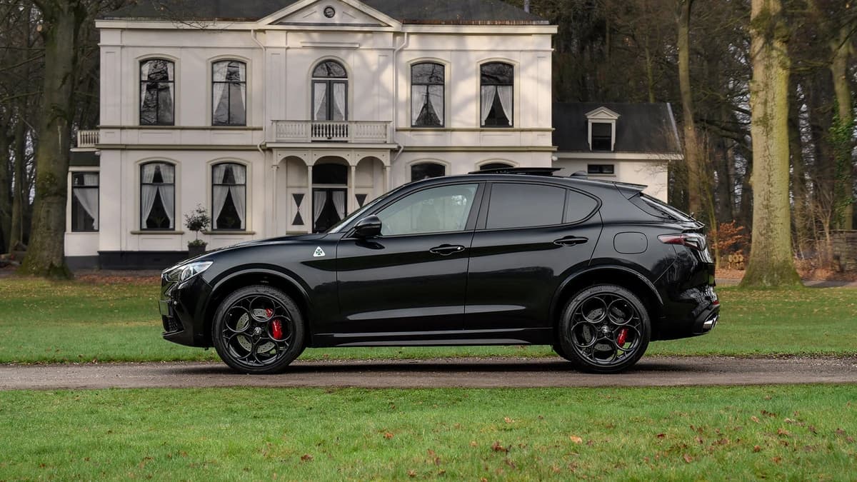 Alfa Romeo Romeo Stelvio 2.9 V6 AWD Quadrifoglio — foto 1
