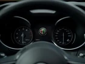 Alfa Romeo Romeo Stelvio 2.9 V6 AWD Quadrifoglio thumbnail 12