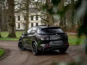 Alfa Romeo Romeo Stelvio 2.9 V6 AWD Quadrifoglio thumbnail 4