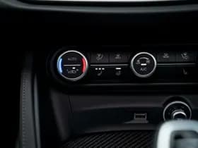 Alfa Romeo Romeo Stelvio 2.9 V6 AWD Quadrifoglio thumbnail 56