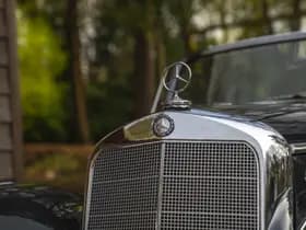 Mercedes-Benz 220 Cabriolet A 220 Cabriolet A W187 | Curved windshield thumbnail 19