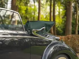 Mercedes-Benz 220 Cabriolet A 220 Cabriolet A W187 | Curved windshield thumbnail 24