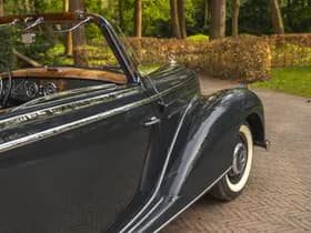 Mercedes-Benz 220 Cabriolet A 220 Cabriolet A W187 | Curved windshield thumbnail 30
