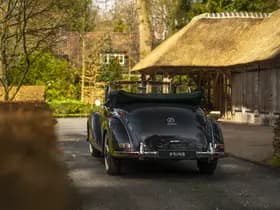 Mercedes-Benz 220 Cabriolet A 220 Cabriolet A W187 | Curved windshield thumbnail 31