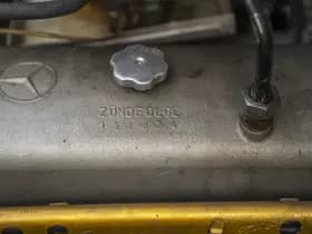 Mercedes-Benz 220 Cabriolet A 220 Cabriolet A W187 | Curved windshield thumbnail 41