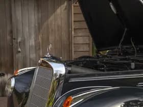 Mercedes-Benz 220 Cabriolet A 220 Cabriolet A W187 | Curved windshield thumbnail 45