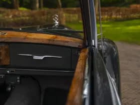 Mercedes-Benz 220 Cabriolet A 220 Cabriolet A W187 | Curved windshield thumbnail 64