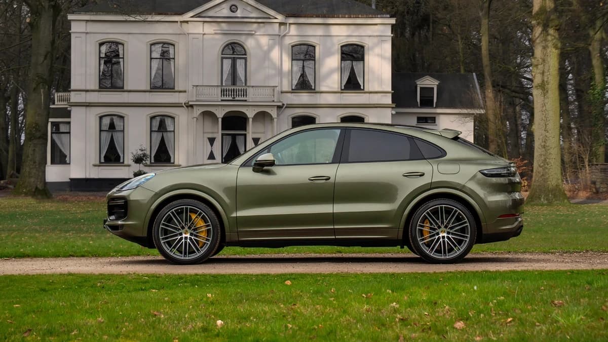 Porsche Cayenne Coupé 4.0 Turbo S E-Hybrid | PTS Oak Green — foto 1
