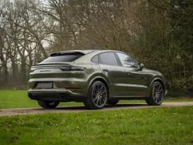 Porsche Cayenne Coupé 4.0 Turbo S E-Hybrid | PTS Oak Green thumbnail 25