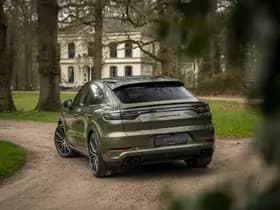 Porsche Cayenne Coupé 4.0 Turbo S E-Hybrid | PTS Oak Green thumbnail 28