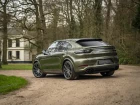 Porsche Cayenne Coupé 4.0 Turbo S E-Hybrid | PTS Oak Green thumbnail 4