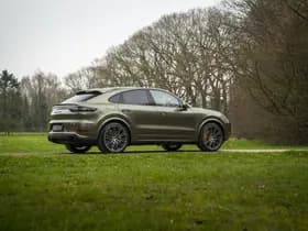 Porsche Cayenne Coupé 4.0 Turbo S E-Hybrid | PTS Oak Green thumbnail 6