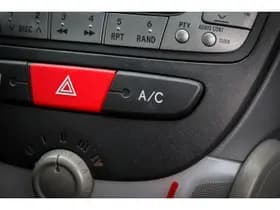 Peugeot 107 1.0-12V XS Net binnen - Nu al te bezichtigen thumbnail 11